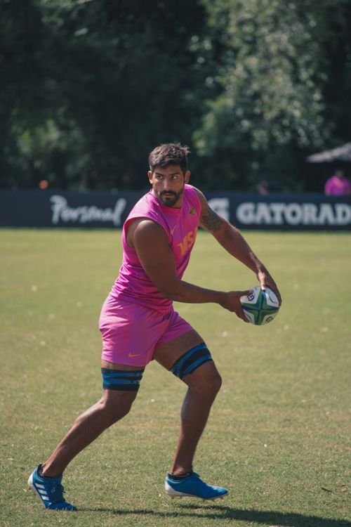 giantsorcowboys: Pretty In Pink Rodrigo Bruni Is So Pretty In Pink! Yeah, Baby!