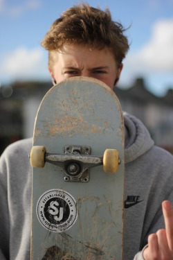 skaytinq:  skate blog 