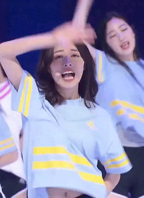 lilysolil: this woman right here officer!!