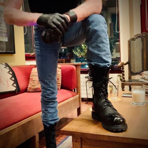 For the love of boots&hellip;.#leather #leatherinstagram #gear365 #fullleather #gayleather #gayleath