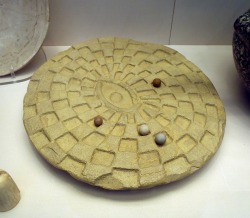 coolartefact:  Egyptian limestone game “mehen” 2890 BC Source: https://imgur.com/5EtKO3S