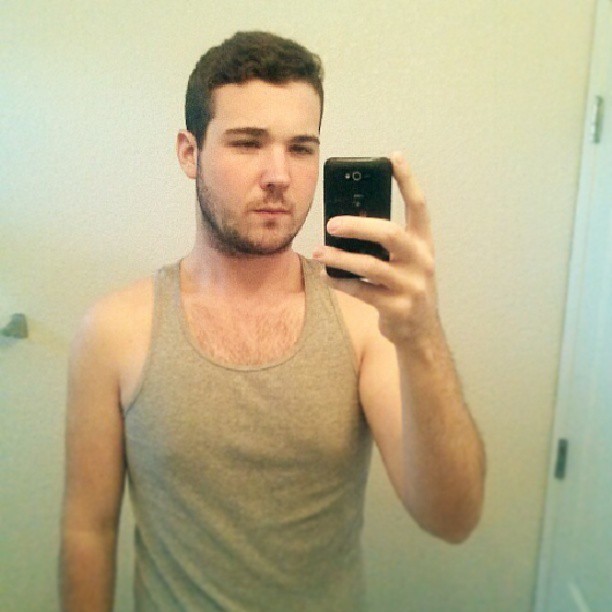 thebeardedguyy:So ridiculously bored.