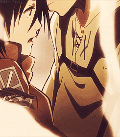 junnkos:    It’s Eren… Eren was eaten by that Titan back then. What just happened here?   