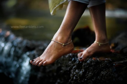 Black Nails & Golden Anklets combination  . . Click @creative.snapper  . . #photographylovers #p