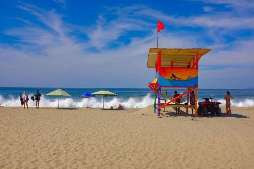 red flag (at Playa Zipolite, Oaxaca) www.instagram.com/p/B8RnMSphFDN/?igshid=o2jo0ocgjfvh