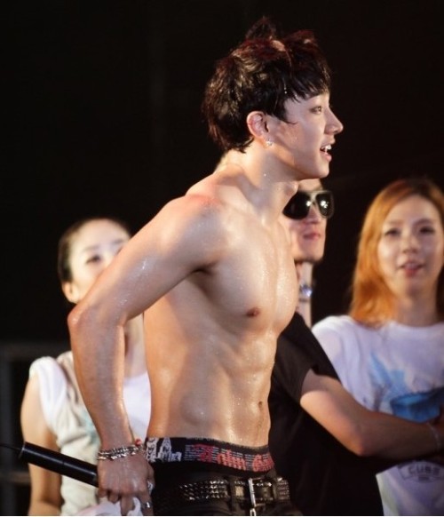 topgay-korea:  얘랑 같이 한 번„„„„ 그게 내 소원이다 아~