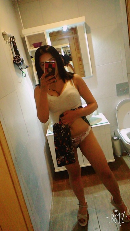 alev34pendik:  Slm ben pendik merkez escort esra yaşim 19 boy 160 kilo 58 seans 150 saatlik 250 3saat 500 gecelik1000 anal yapmiyon prezervatifsiz ilişkiye girmiyorum yerim yok yeri sen ayarliyon canim tercihim otel evin varsa oda araban varmi gelip