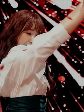 dahyun:181101 iz*one - o my! + la vie en rose @ m countdown // nako