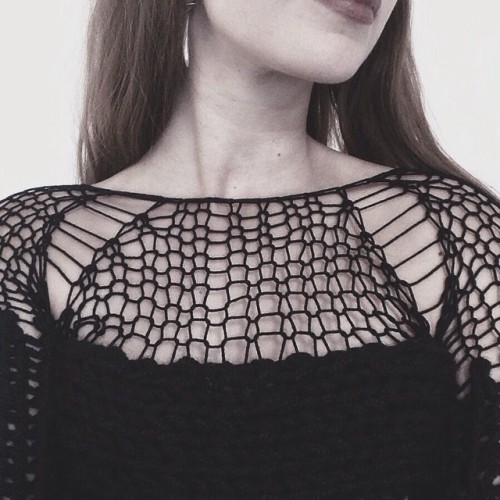 nonalimmen: I’ve been lusting over the “Khaos Sweater Dress” by @morphknitwear for