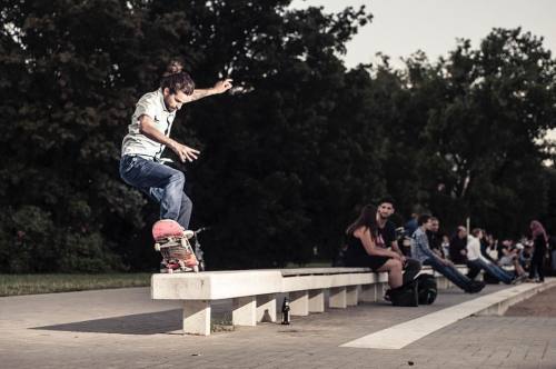 #skatesesh #nbg #grinding #afterworkskate @danjollus #skateboardingisnotacrime #five-0 #grind #nikon