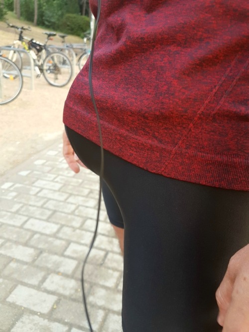 ballisticman: alexkissworld: Ready for run  I’ll follow this bulge anytime.  And I would follo