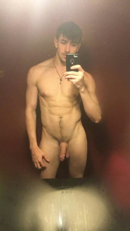 hungdownunder:  For more hot guys, follow me at:http://hungdownunder.tumblr.com/