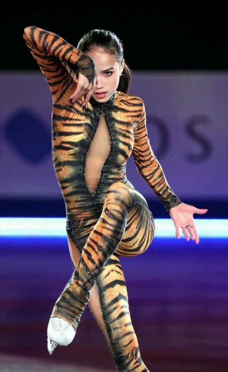 grianneohmsford:Fabulous Alina.