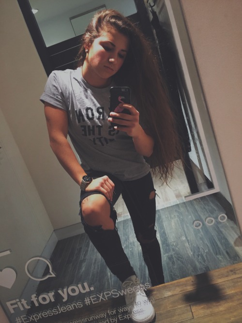 imtomatocheeks:  My hair is gettin out of control
