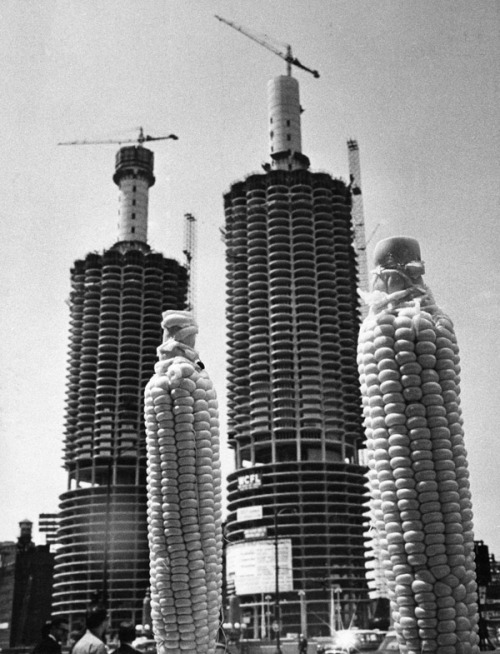 Marina City, Bertrand Goldberg, Chicago IL USA 1967