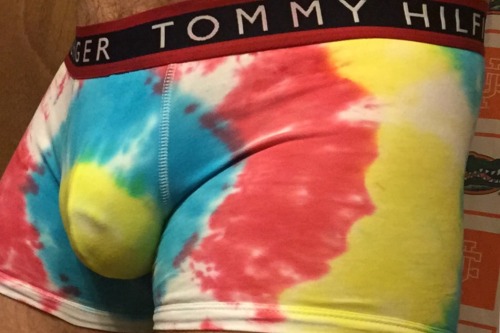 vanadriaanwilliams:ayy new tie dye stuff