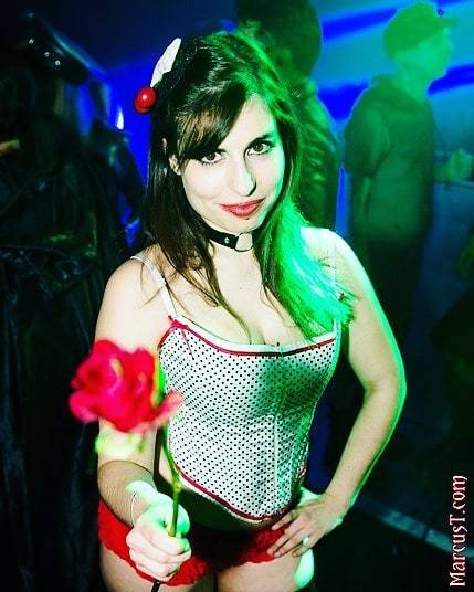 Late Valentine’s flashback to 2017 - @sarachaves6 looking super sweet at @torturegardenofficia