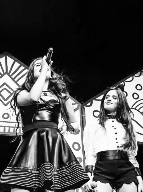 ITS B&W CAMREN