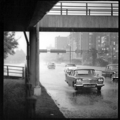 nickdewolfarchive: Boston, Massachusetts1959Rainy day, Storrow DrivePhotograph by Nick DeWolfhttps:/
