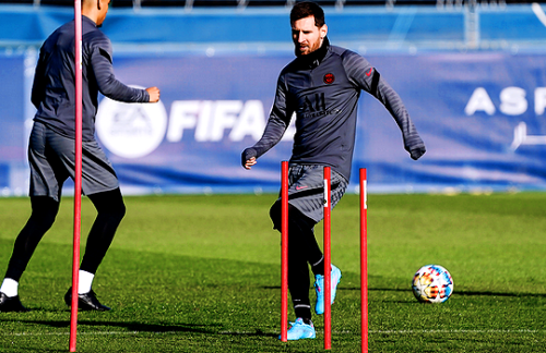  LIONEL MESSI ↳ Paris Saint Germain Training Session | February 14, 2022 ©GettyImages 