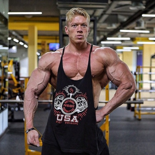 Sex beautifulyoungmuscle:Nikita Komarov: Big pictures