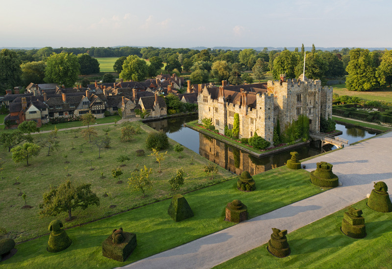 discovergreatbritain:  Hever Castle Ayant appartenu à  Anne Boleyn, deuxième épouse