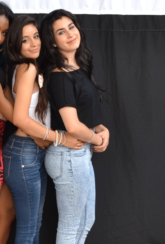 cabelloisms:  Camren   the back hug thing