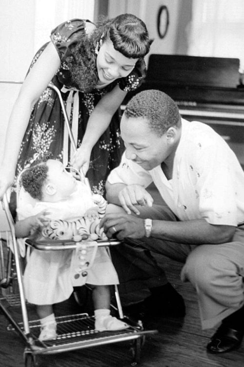 twixnmix:  Martin Luther King Jr. at home with his wife Coretta Scott   King  and their daughter Yolanda   King    in Montgomery, Alabama. May 1956.  