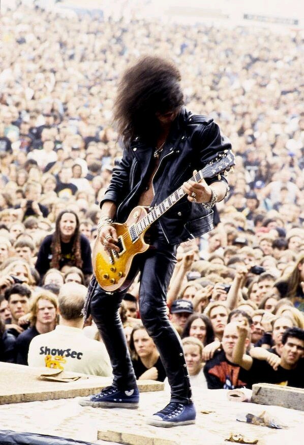 Dare I say it, one of the most epic pictures of Slash?