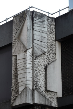 scavengedluxury:  Concrete mural on Berkley