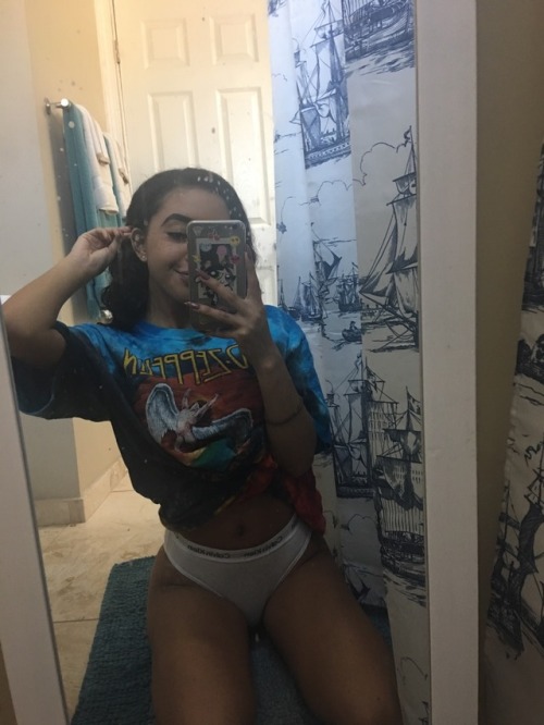 samasatan: Look! A real life slut!