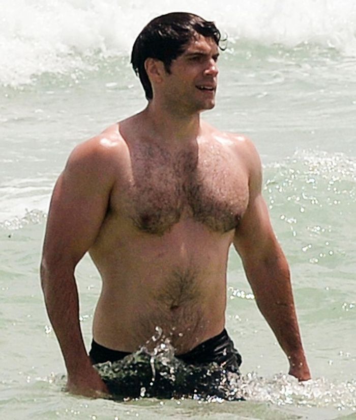 celebrityboyfriend: Henry Cavill &amp; his SUPER Bod at Miami Beach Jfpb