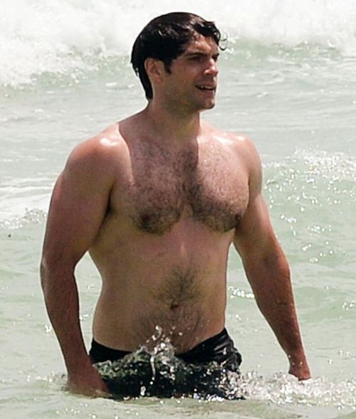 celebrityboyfriend: Henry Cavill & his SUPER Bod at Miami Beach Jfpb