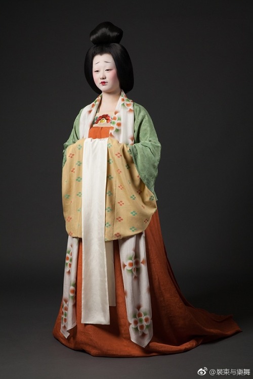 chinesehanfu:Based On Tang Dynatsy Mural：Zhao Yi Gong Tomb Murals【Hanfu · 漢服】China Tang Dynasty Chin