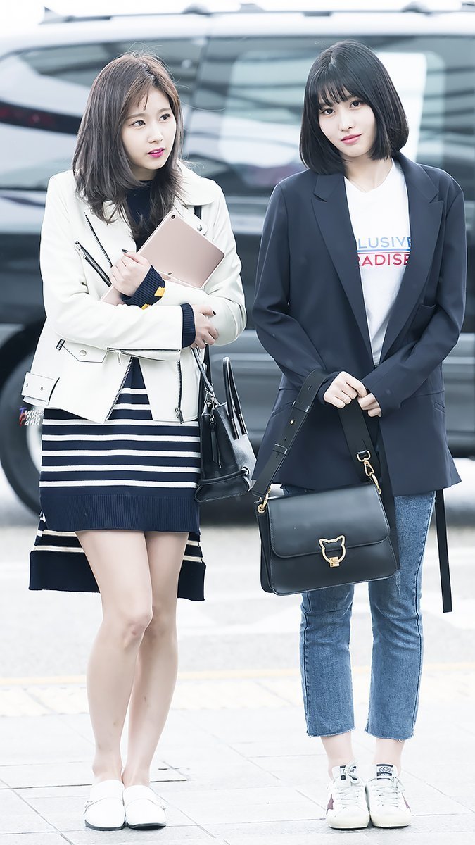 Twice Sana And Momo Airport Fashion At Incheon Airport 180321 Tumblr Pics