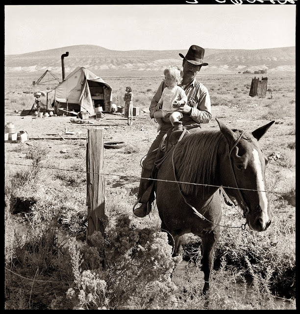 thirtymilesout:  “Home is where the tent is” photo Dorothea_Lange    I did a