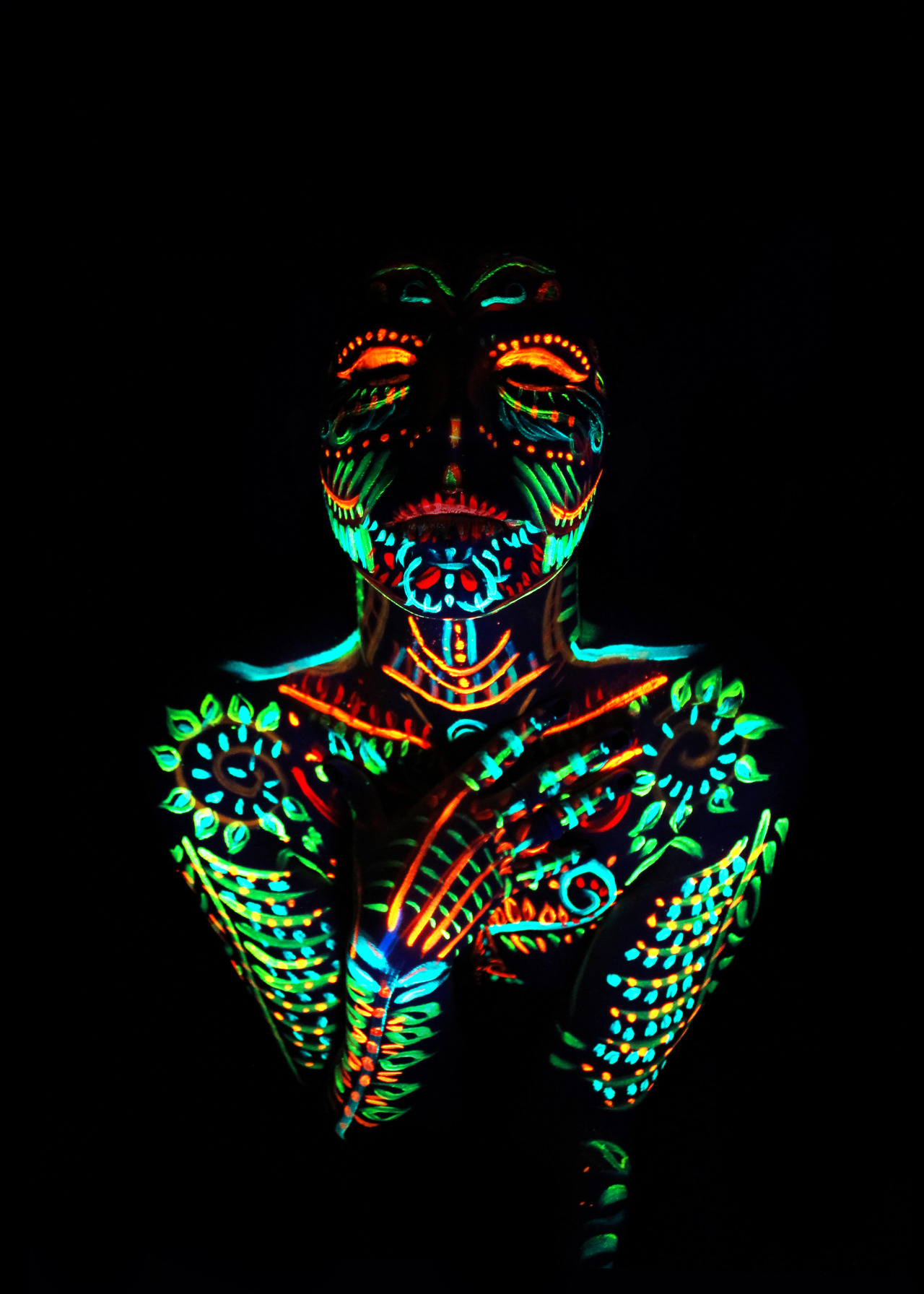 Mönstrifer — Fluorescent body paint + uv light. 🌌 More of my