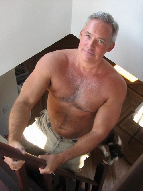 slurpandburp:  horny-dads:  Daddy of the Day horny-dads.tumblr.com    😜😜😜