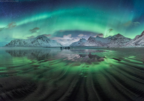 aiiaiiiyo:Aurora waves, Skagsanden, Norway | by Daniel Kordan. [1600x1125] Check this blog!