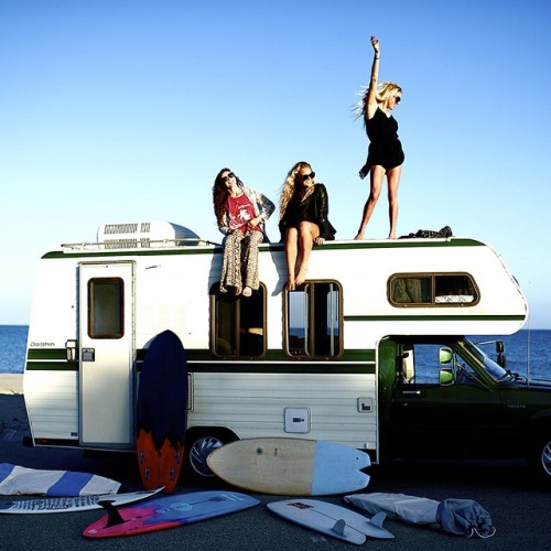 http://surfandbefree.tumblr.comLindsay, Felicity & Lauraph. Morgan Maassen