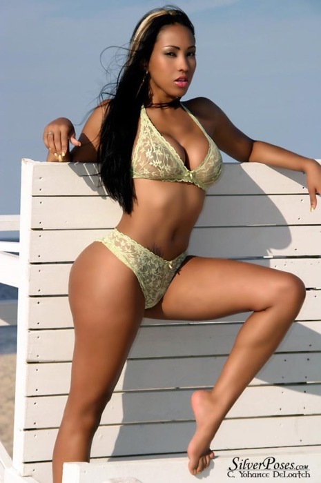ilovewomenido:  “No Introduction&ldquo; on Datpiff.com now.  Fashion accessories