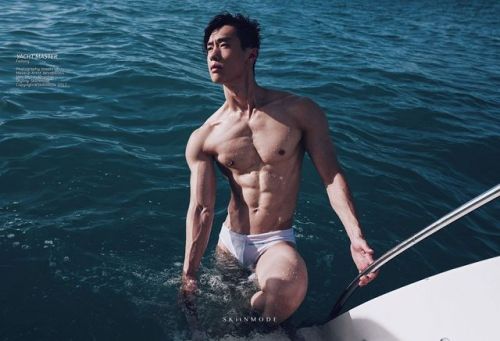 zenxyf:  【 Yacht Master 】留不住的夏天。。。摄影：Skiinmode 他的ins号 skiinmode  男模 ：泰国🇹🇭华人FEILONG 飛龍 ；他的ins号 feilong_wong_ ​​​​