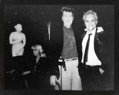 Rest in peace, Kenneth Welsh (1942-2022).
Seen here on the set of Twin Peaks in 1991 with David Lynch and Sheryl Lee. https://ift.tt/grcSCMn via https://ift.tt/YaKH6dZ