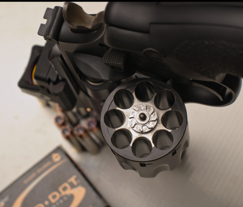 tactical-honey-badgers-dont-die:  Smith and Wesson Model 327.