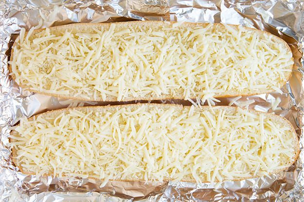 do-not-touch-my-food:    Cheesy Garlic Bread   