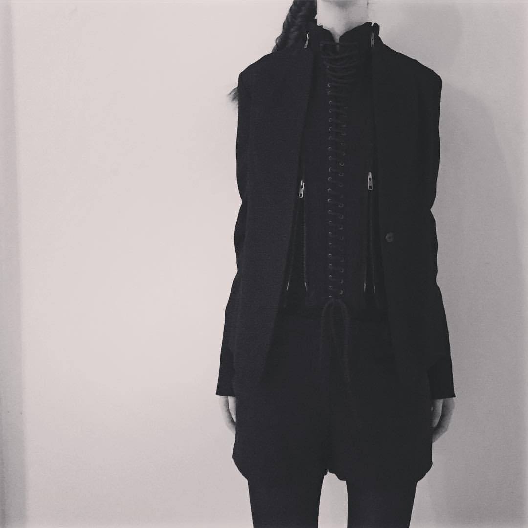 glassorganelle:  Wearing Ann Demeulemeester, Forme D'expression  