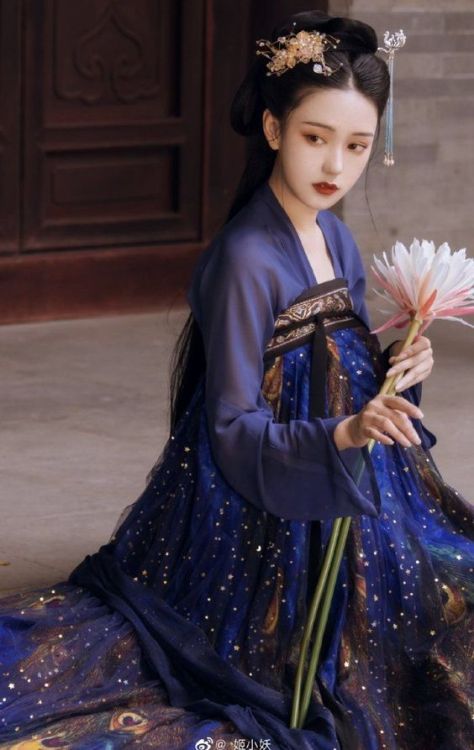 ka-go-me:                *´¯`*.¸¸.*´¯`*   ☆   ☆   *`¯´*.¸¸.*`¯´*Traditional Chinese Hanfu.