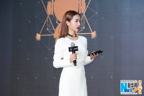 Jolin Tsai promotes new MV