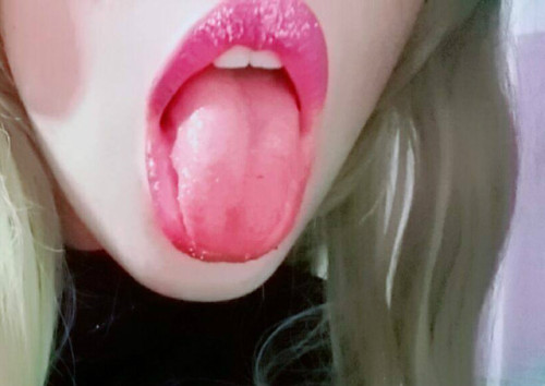 mantaiga: ❤️ pink lipstick  ❤️