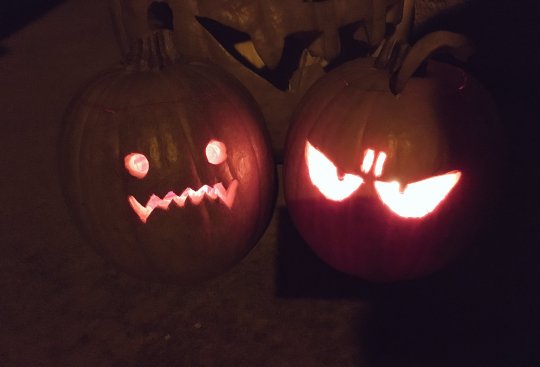tremordragon: ramenuzumaki:  These are so cute! 🎃 (source)  @just-absolutely-super 